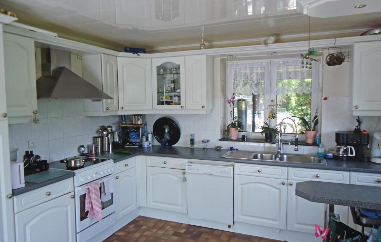 Awesome Home In Chevron With Kitchen Esterno foto