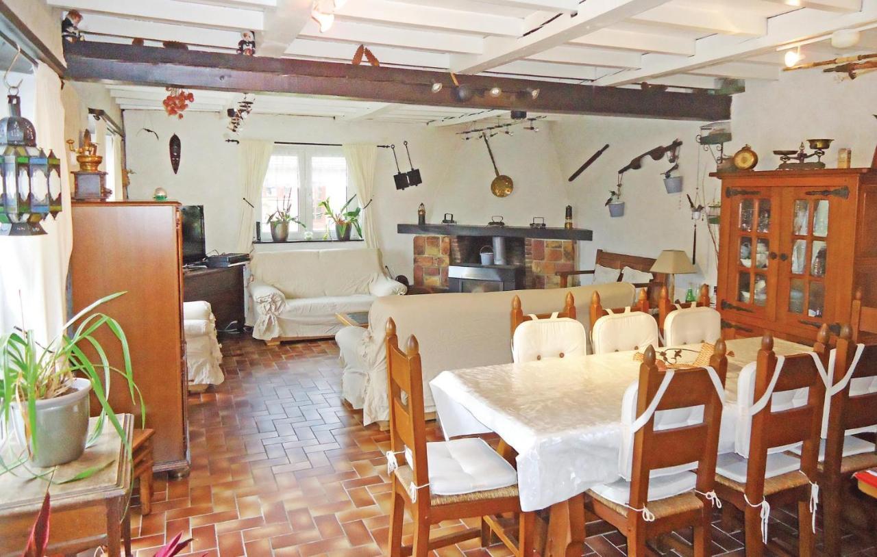 Awesome Home In Chevron With Kitchen Esterno foto